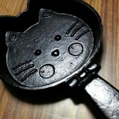 ねこ型フライパンのサムネイル