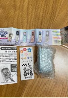 カプセルトイ ガラケー水色のサムネイル
