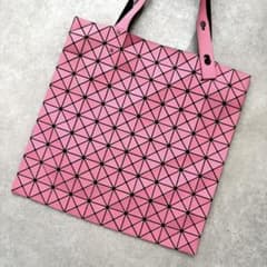 BAO BAO ピンク トートバッグ BAO BAO ISSEY MIYAKE トートバッグ PRISM ピンク - メルカリ