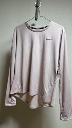 【美品】Nike Dri-FIT レディースピンク ロングTシャツ XLサイズのサムネイル
