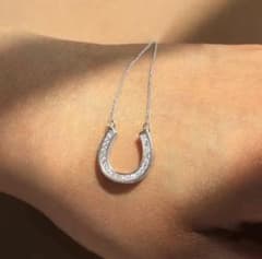 ホースシュー♪馬蹄♪ネックレス ジルコニア 幸運 レディース シルバーのサムネイル