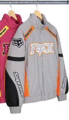 supreme foxコラボ商品》Racing Puffy Jacket - メルカリ