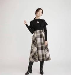 新品未使用　タグ付き　snidel ロービングチェックミディスカートのサムネイル
