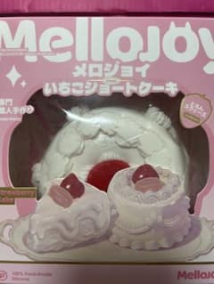メロジョイスクイーズいちごショートケーキホールケーキのサムネイル
