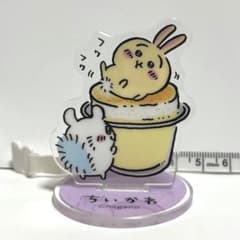 ちいかわ ファミマ うさぎとモモンガ アクリルスタンド - メルカリ