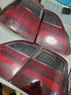 トヨタ クラウンロイヤルLEDテールライト 赤 4個セット流れる