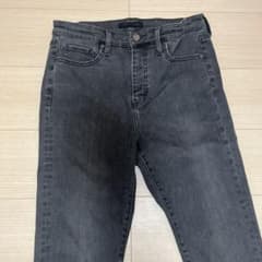 UNIQLO JEANS スキニーデニム ブラックのサムネイル