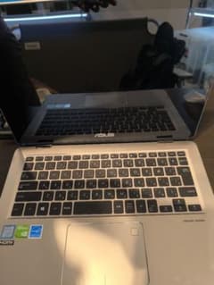 第8世代i5 ASUS UX461Uのサムネイル