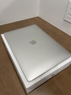 Apple M1 13インチ　MacBook Air 充放電7回のサムネイル