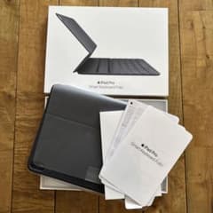 カメラ穴小 11インチ iPad Air SmartKeyboard Folio カメラ穴小 11インチ iPad Air SmartKeyboard Folio - メルカリ