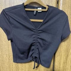H&M リブ素材 シャーリング 半袖Tシャツ ブラックのサムネイル