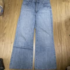 UNIQLOJEANS フレアパンツのサムネイル