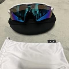 とう様専用Oakley スポーツサングラス ホワイト/ブルーのサムネイル