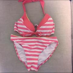 水着三点セットのサムネイル