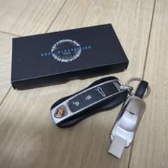 ポルシェ 純正キー 5in1キーホルダー USBアダプター ポルシェ 純正キー 5in1キーホルダー USBアダプター - メルカリ