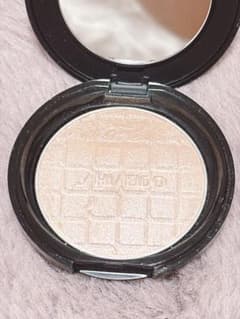 SHISEIDO ハイライトパウダーのサムネイル
