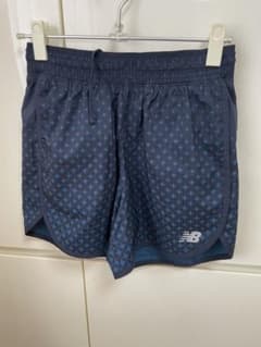 New Balance レディース ショートパンツ ネイビーのサムネイル