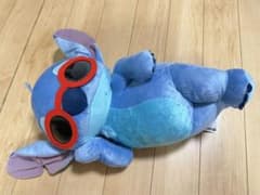 ディズニー　スティッチ 横向き寝そべり　超BIGぬいぐるみ サングラス