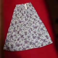 紫の花柄ロングスカートのサムネイル