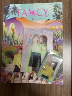 TWICE  CDのサムネイル
