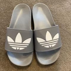 adidas グレー ビーチサンダル25.5のサムネイル