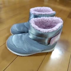 New Balance キッズブーツ グレー・ピンクのサムネイル