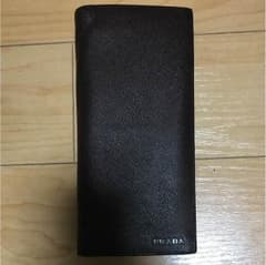プラダのメンズ長財布のサムネイル