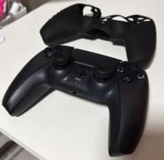 純正PS5コントローラー　黒　カバー付きのサムネイル