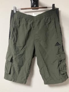 adidas カーゴショートパンツ カーキ Mサイズのサムネイル