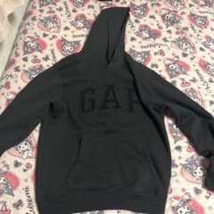 GAP ロゴ パーカー ブラック XSのサムネイル