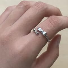 【美品】リング リボンモチーフ シルバー 韓国 調節可能のサムネイル