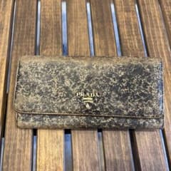y*n様 PRADAの長財布のサムネイル