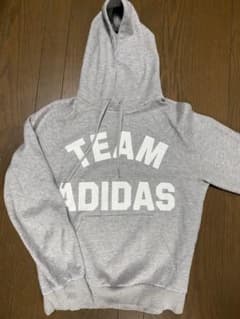 adidasパーカーのサムネイル
