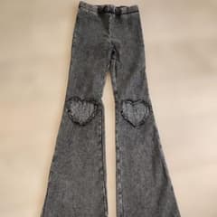H&M ハート型膝あてフレアパンツ 130/59のサムネイル