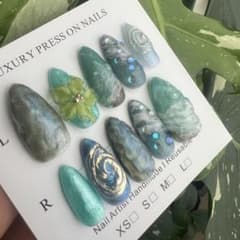 幻想アクア♡天然石ニュアンスネイルチップ 海 マグネット オーロラのサムネイル