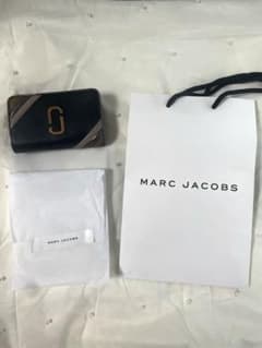 MARC JACOBS 二つ折り財布