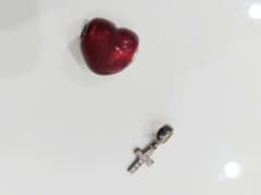 PANDORAレッドハート＆クロス チャーム 2点セットのサムネイル