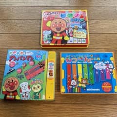 【最終値下げ】アンパンマン ピアノ絵本ミキハウスもっきん　にぎやかアンパンマンのサムネイル
