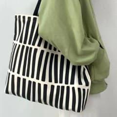 【A4収納OK】キャンバス トートバッグ 大容量 エコバッグ サブバッグ 北欧風のサムネイル
