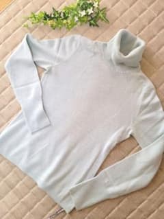 ユニクロ (水色＋白)カシミヤ100%のサムネイル