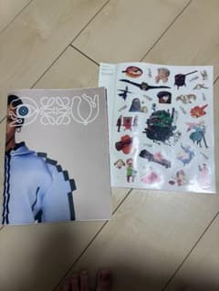 LOEWE x Studio Ghibli 하울이 움직이는 성 스티커 포함