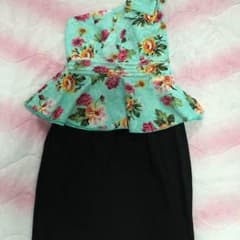 ワンピースドレスのサムネイル