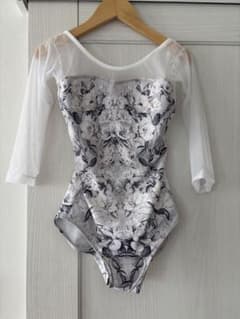 ✴︎限定柄・ほぼ新品✴︎UnoaレオタードM ウノアレオタード 猫柄 ML unoa - メルカリ