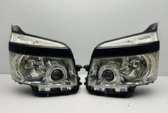 70系 ヴォクシー ヘッドライト HID KOITO 28-203 刻印 VK 70系 ヴォクシー ヘッドライト HID KOITO 28-203 刻印 VK - メルカリ