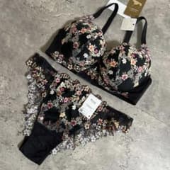 新品　ワコール　ウイングレシアージュ　ブラジャーショーツセット　C75