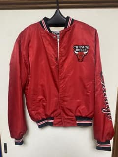 古着屋で購入したbullsスカジャンです。のサムネイル
