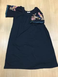チチカカ 鳥刺繍ワンピースのサムネイル