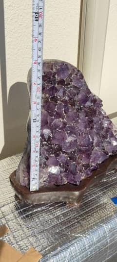 アメジストクラスター 自然石 木製台座付きおまけ付き - メルカリ