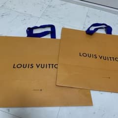 LOUIS VUITTON ショッパー　紙袋　(ルイ　ヴィトン)のサムネイル