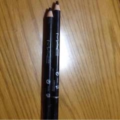 ブラックアイライナー 二本の値段のサムネイル